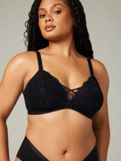 Floral Lace Maternity Bralette -Savage X Fenty FLORAL LACE MATERNITY BRALETTE BB2356476 0687 10 1200x1600 1