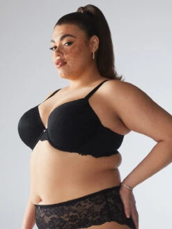 Floral Lace T-Shirt Bra -Savage X Fenty FLORAL LACE T SHIRT BRA BA2355087 0687 3 1200x1600 1