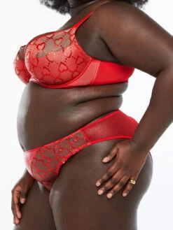 Glossy Flossy Brazilian 9 Glossy Flossy Brazilian -Savage X Fenty GLOSSY FLOSSY BRAZILIAN UD2250560 6036 3 1200x1600 1