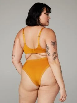 NEW Microfiber Logo-Trim T-Shirt Bra 11 NEW Microfiber Logo-Trim T-Shirt Bra -Savage X Fenty MICROFIBER LOGO TRIM T SHIRT BRA BA2355600 9123 4 1200x1600 1