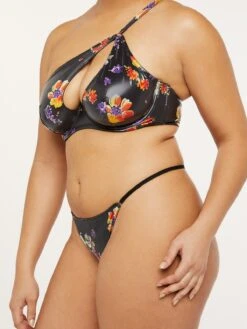 Night Blooms String Thong -Savage X Fenty NIGHT BLOOMS STRING THONG UD2251593 10695 3 1200x1600 1