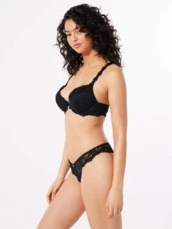 Romantic Corded Lace Front-Closure Push-Up Bra -Savage X Fenty ROMANTIC CORDED LACE FRONT CLOSURE PUSH UP BRA BA2148436 0687 4 1200x1600 1