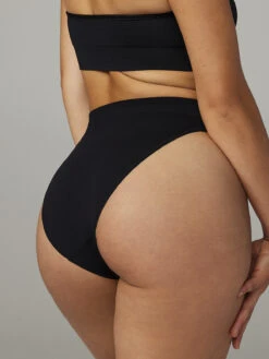 Seamless Bikini 2-Piece Set -Savage X Fenty SEAMLESS BIKINI 2 PIECE SET SXFEU231102 5 1200x1600 1