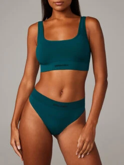 Seamless High-Waist Thong Panty